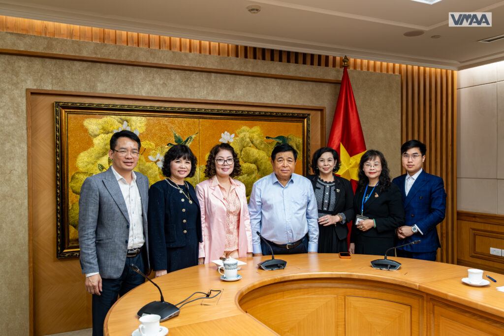 PHÓ THỦ TƯỚNG NGUYỄN CHÍ DŨNG TIẾP ĐOÀN ĐẠI DIỆN HIỆP HỘI M&A VIỆT NAM, KHẲNG ĐỊNH SỰ HỖ TRỢ PHÁT TRIỂN HỆ SINH THÁI M&A 3 20260305 DSCF7676